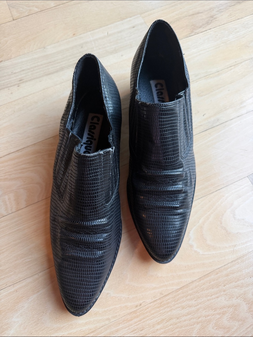 Classique Vintage Lizard Textured Leather Black Slipon Sz. 10 Booties